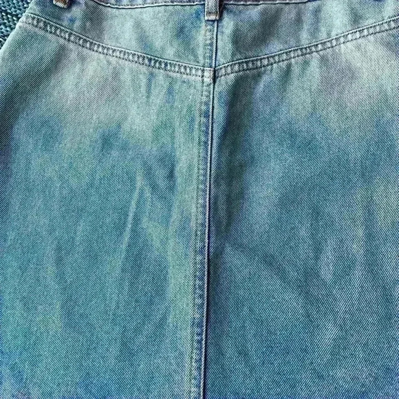 Vintage Y2K MISSGUIDED Distressed Light Wash Denim Mini Skirt Womens Size 2 - Picture 7 of 10